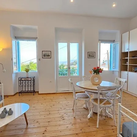 1870 House 1&2 * Plaka (Milos)